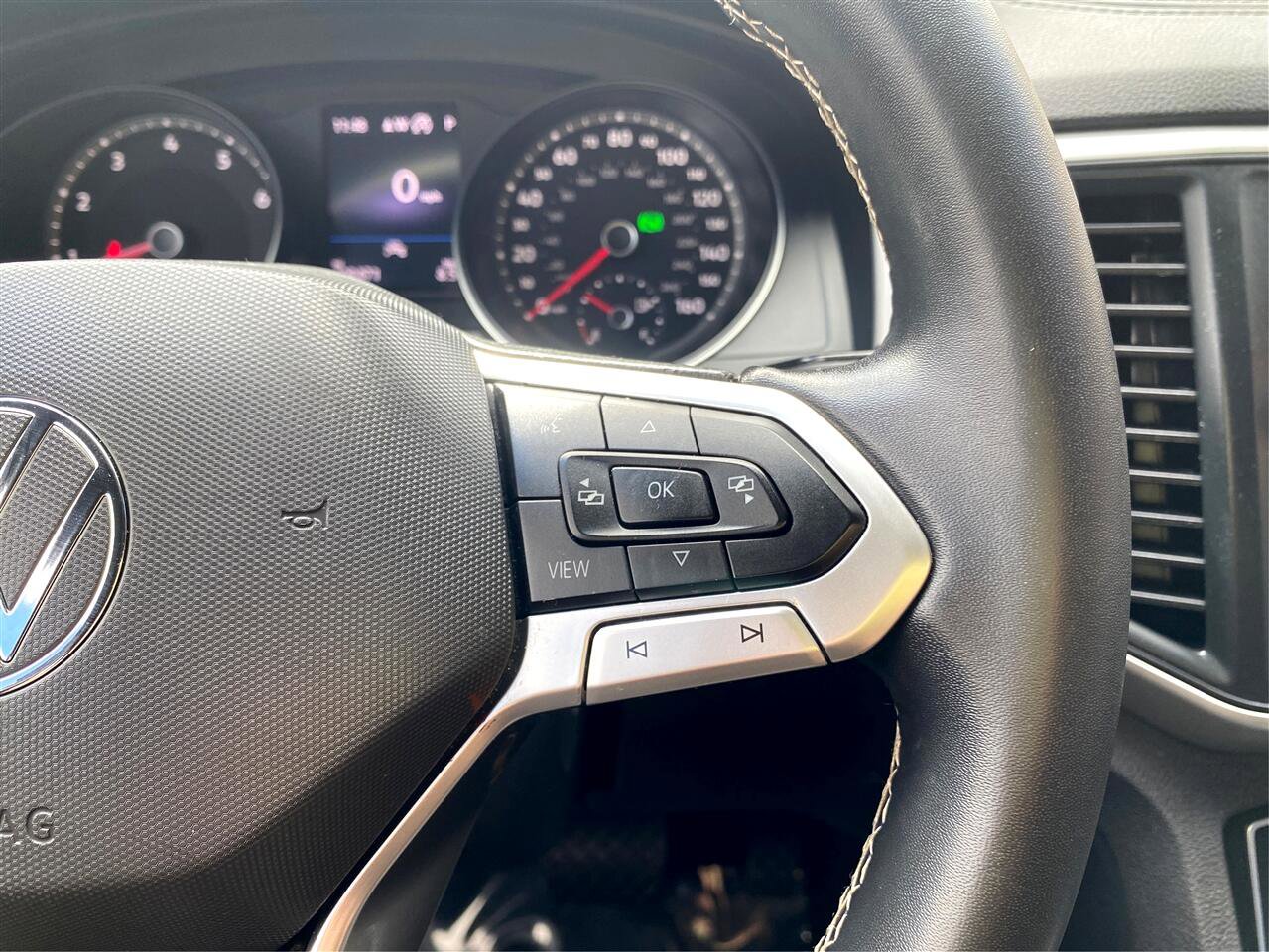 Used 2021 Volkswagen Atlas Cross Sport SE image 38