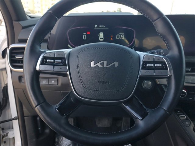 Used 2024 Kia Telluride EX w/ EX Captain's Chair Package image 22