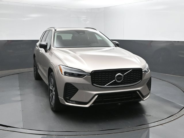 Used 2025 Volvo XC60 B5 Core AWD/4WD image 17