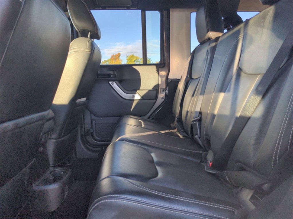 Used 2018 Jeep Wrangler Unlimited Sahara w/ Dual Top Group image 22