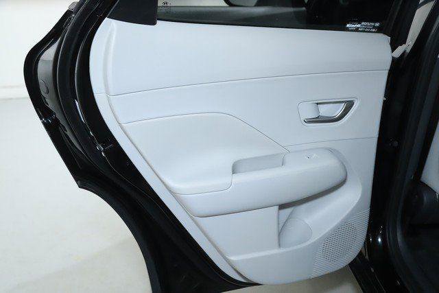 Used 2024 Hyundai Kona Limited image 13