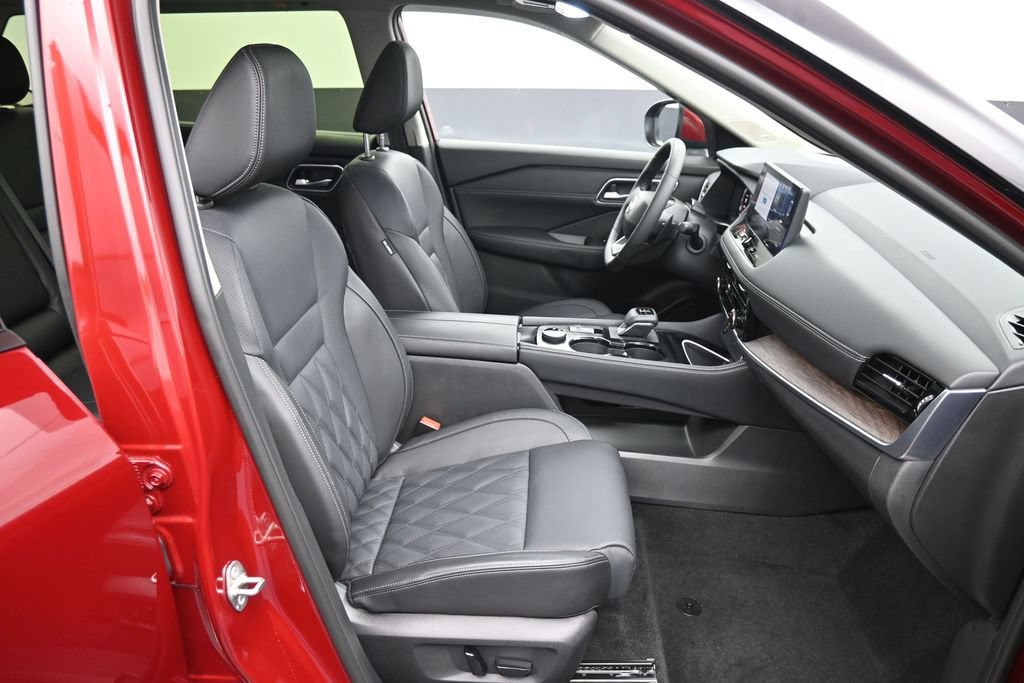 Used 2026 Nissan Rogue Platinum w/ Tech Package AWD/4WD image 25