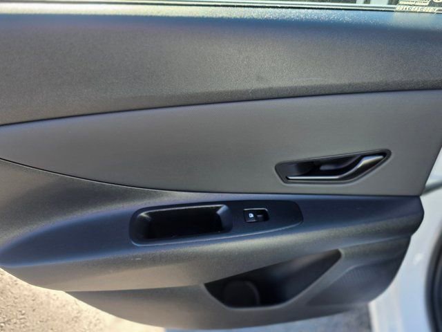 Certified 2025 Hyundai Elantra Sport image 15