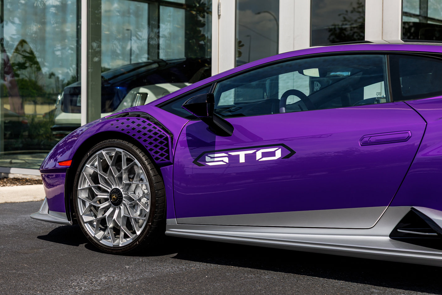 Used 2023 Lamborghini Huracan STO image 16