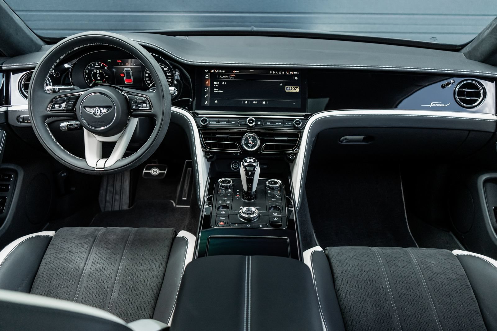 Certified 2025 Bentley Flying Spur Plug-In Hybrid AWD/4WD image 4