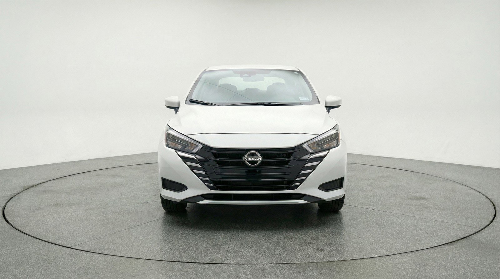 Used 2025 Nissan Versa SV FWD image 2