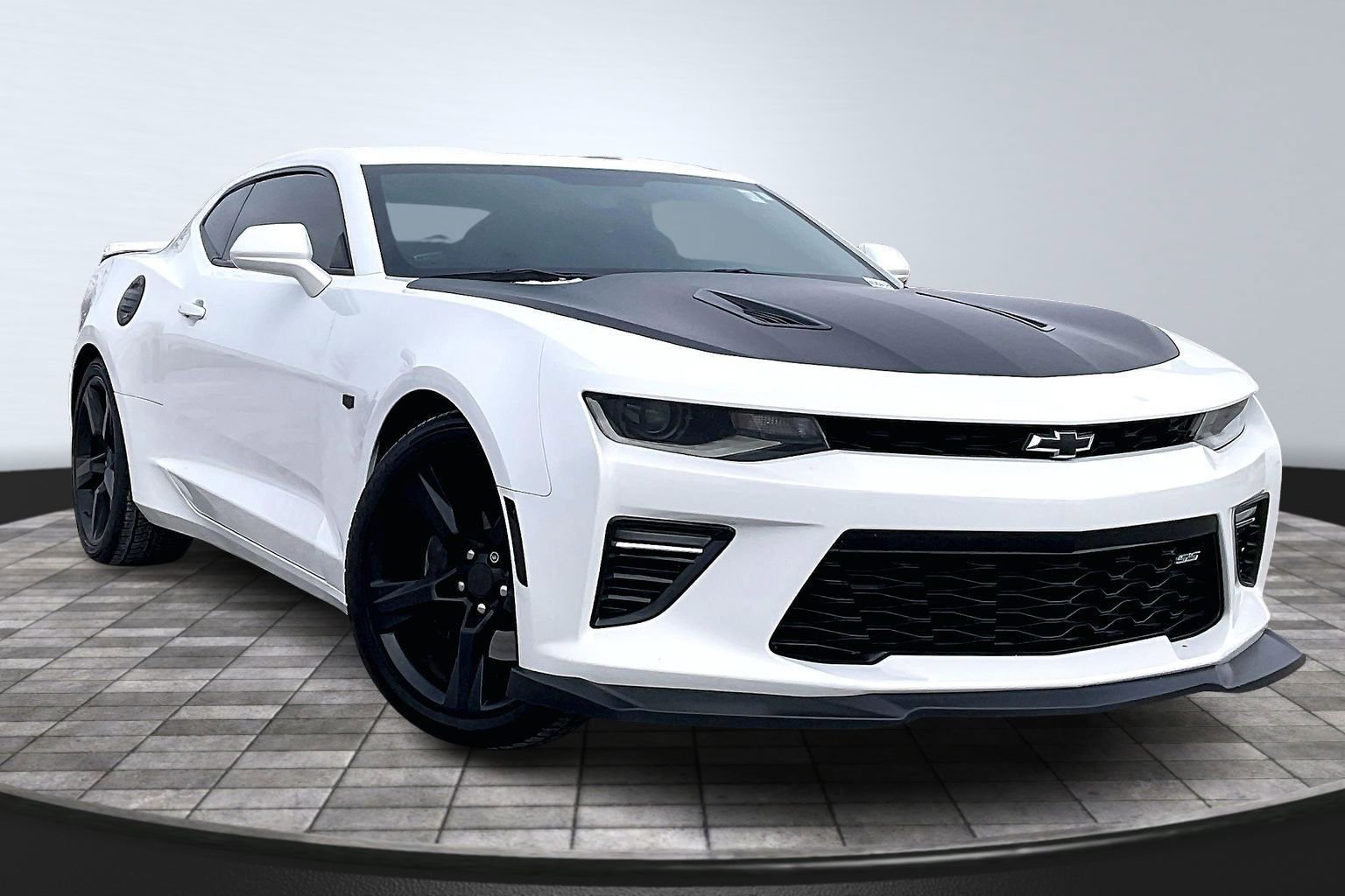 Used 2018 Chevrolet Camaro SS image 10