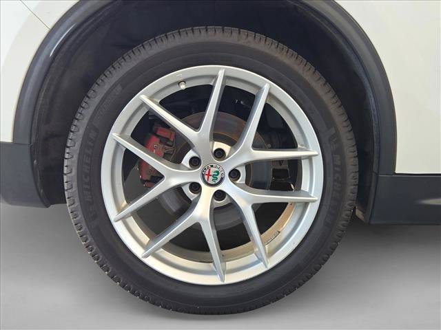 Used 2019 Alfa Romeo Stelvio Ti AWD/4WD image 23