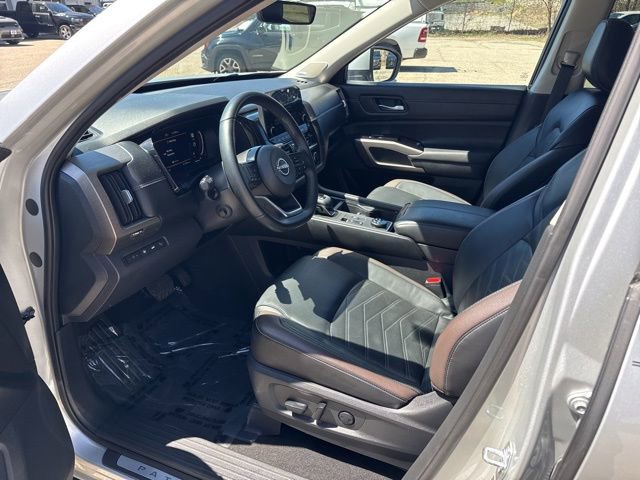 Used 2023 Nissan Pathfinder Platinum AWD/4WD image 26