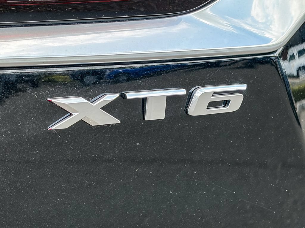 Certified 2025 Cadillac XT6 Luxury FWD image 4