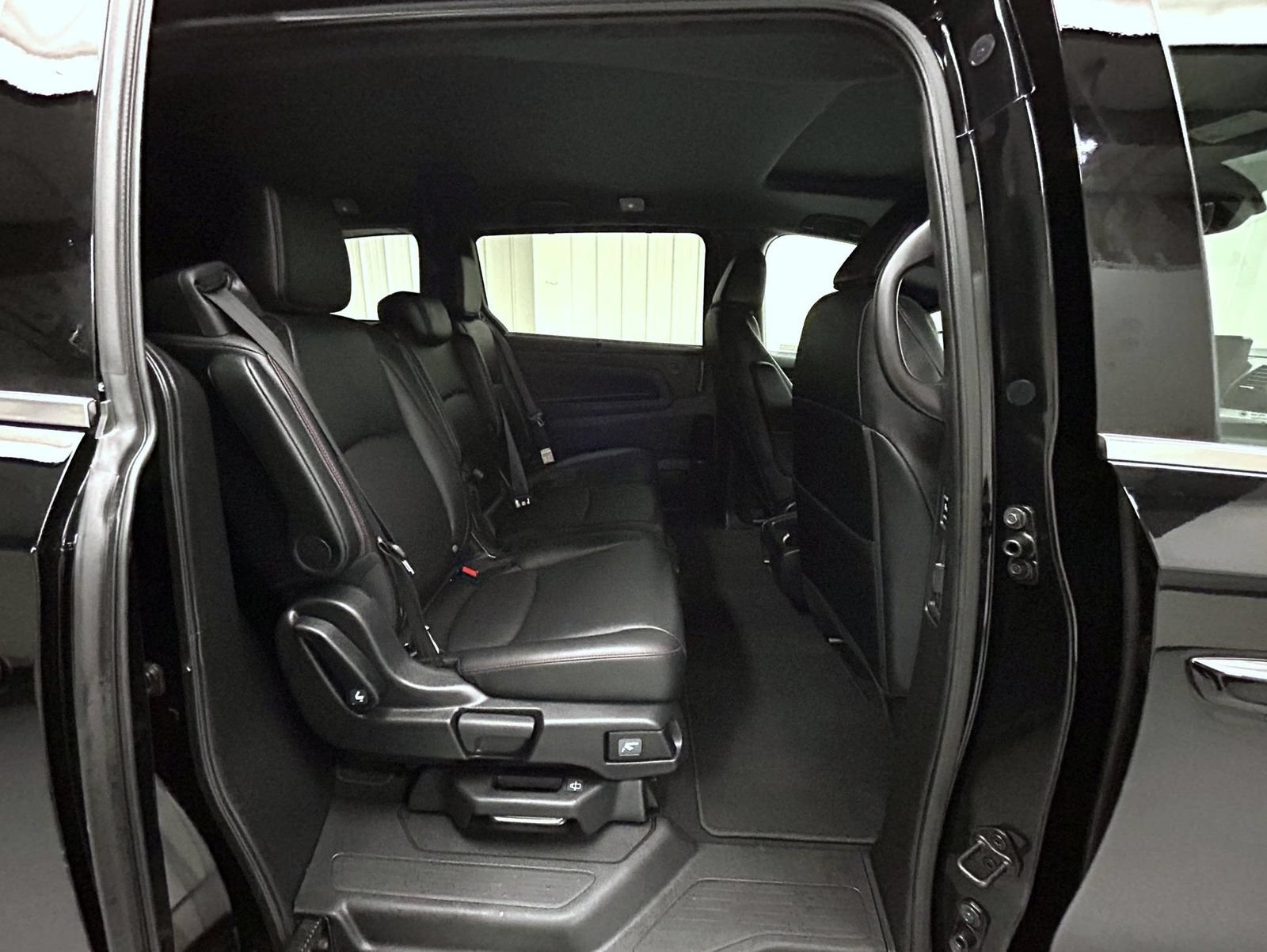 Used 2025 Honda Odyssey Sport-L image 17