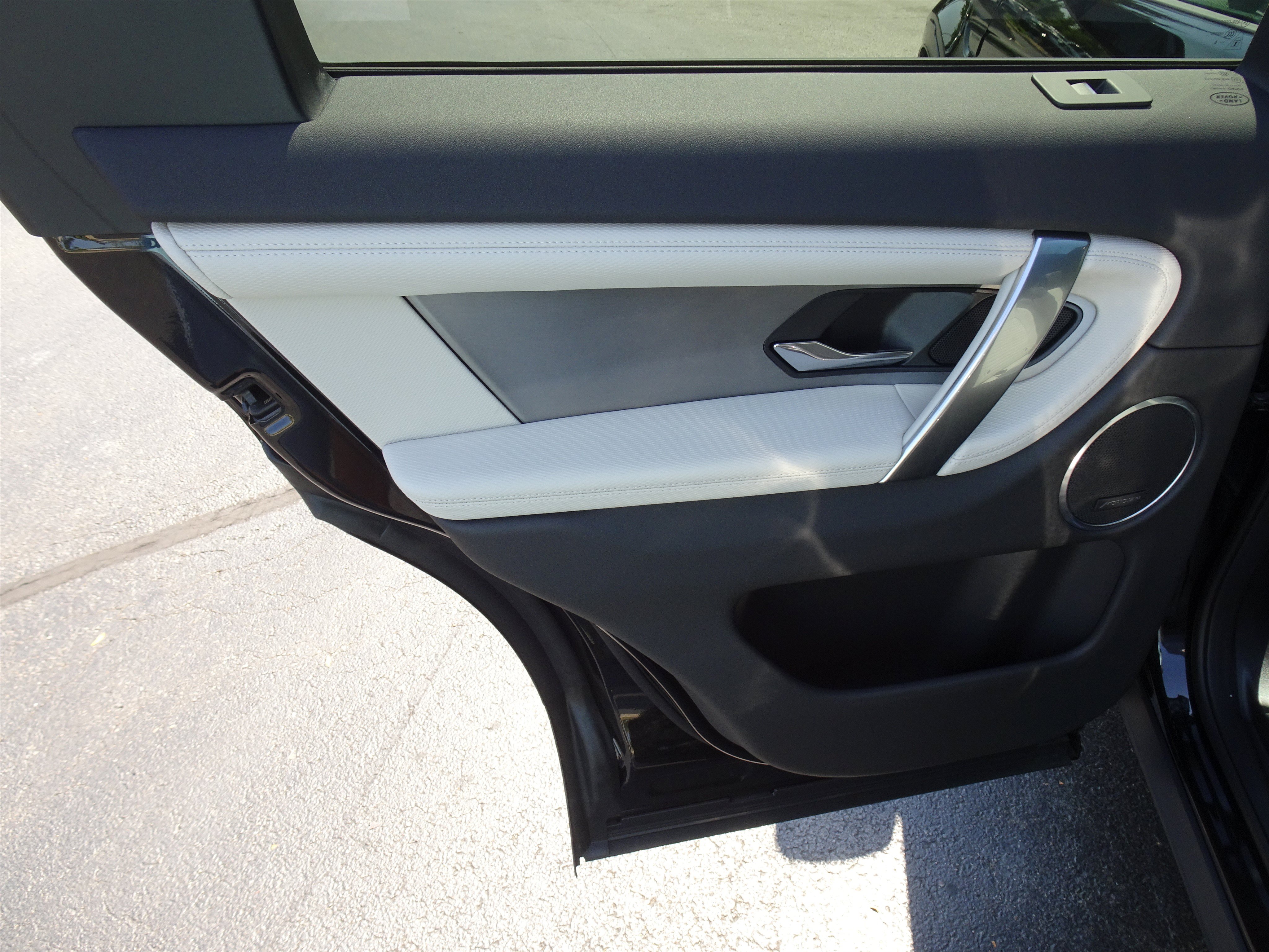 New 2026 Land Rover Discovery Sport Landmark AWD/4WD image 19