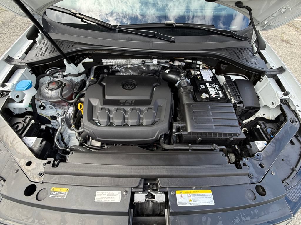 Used 2024 Volkswagen Tiguan SE R-Line AWD/4WD image 27