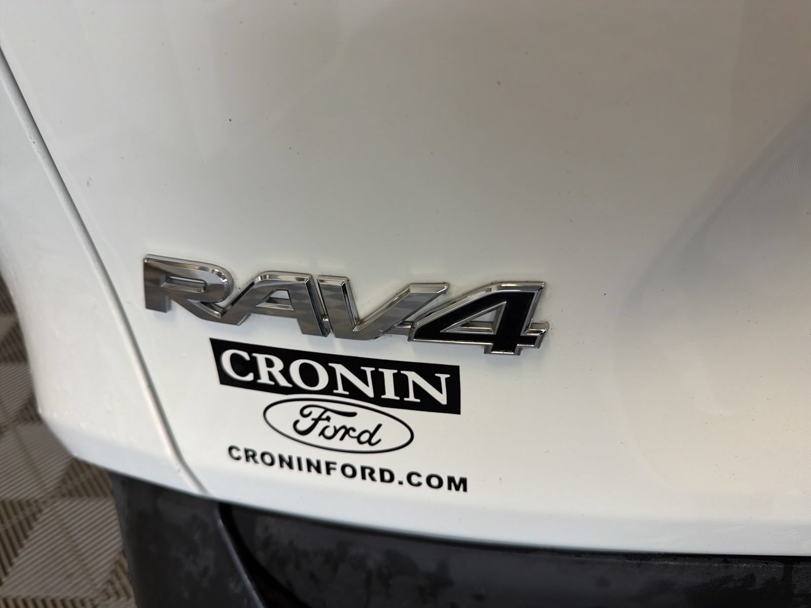 Used 2019 Toyota RAV4 LE w/ All Weather Liner Package AWD/4WD image 8