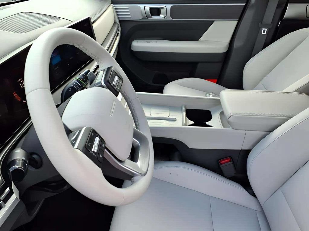 New 2026 Hyundai Santa Fe SE FWD image 11