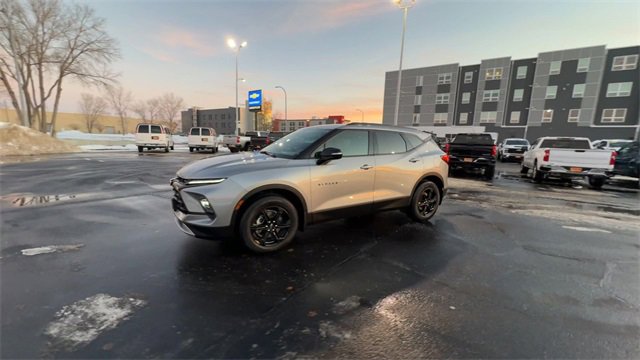 Certified 2025 Chevrolet Blazer LT w/ Midnight/Sport Edition image 4