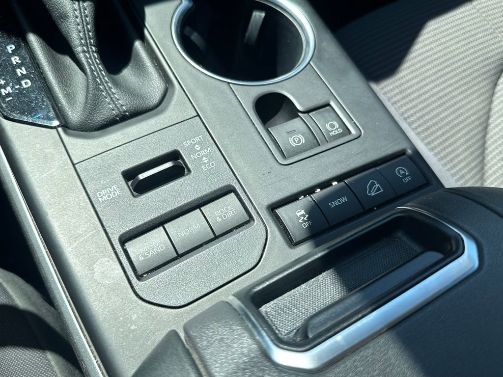 Used 2022 Toyota Highlander LE AWD/4WD image 26