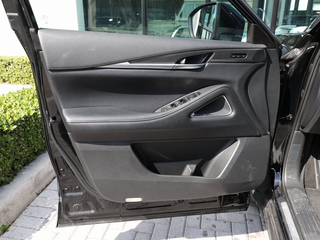 Certified 2025 INFINITI QX60 Luxe w/ Vision Package image 11