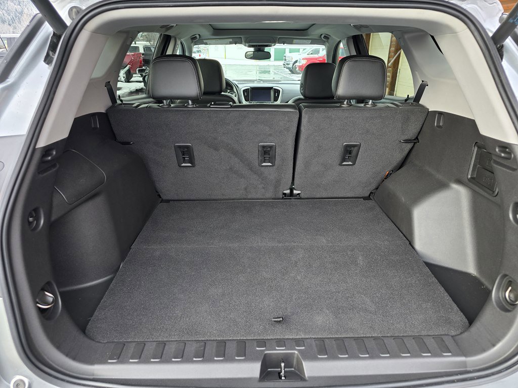 Used 2023 GMC Terrain SLT image 35