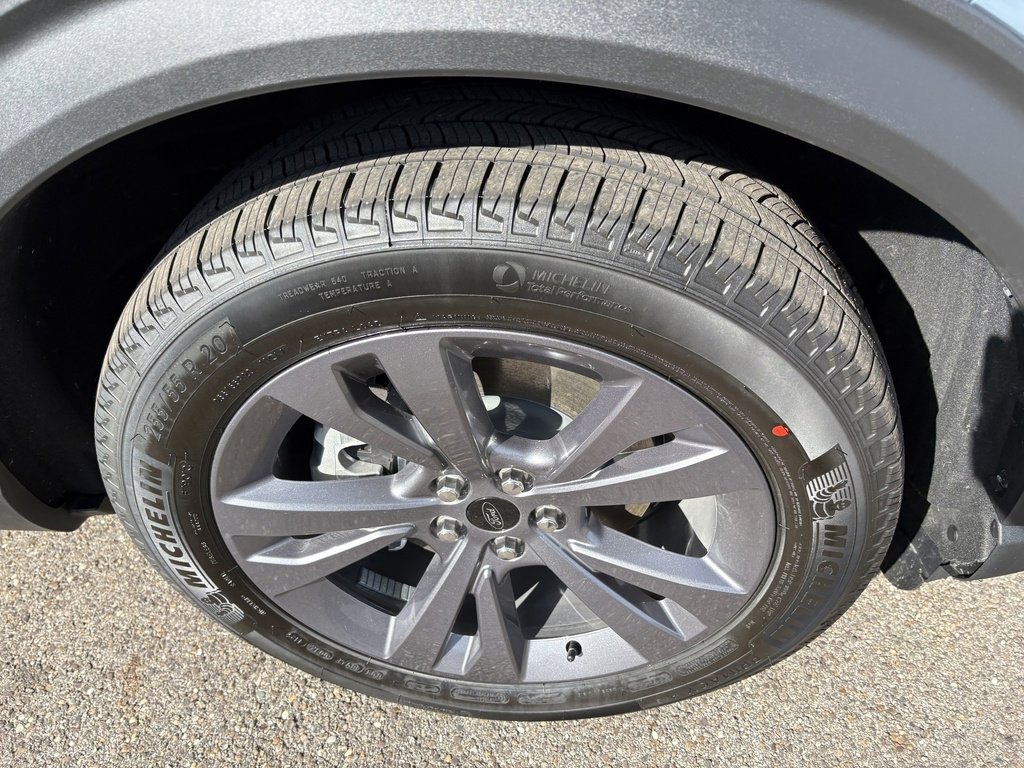 New 2026 Ford Explorer Active w/ Active Comfort Package image 14