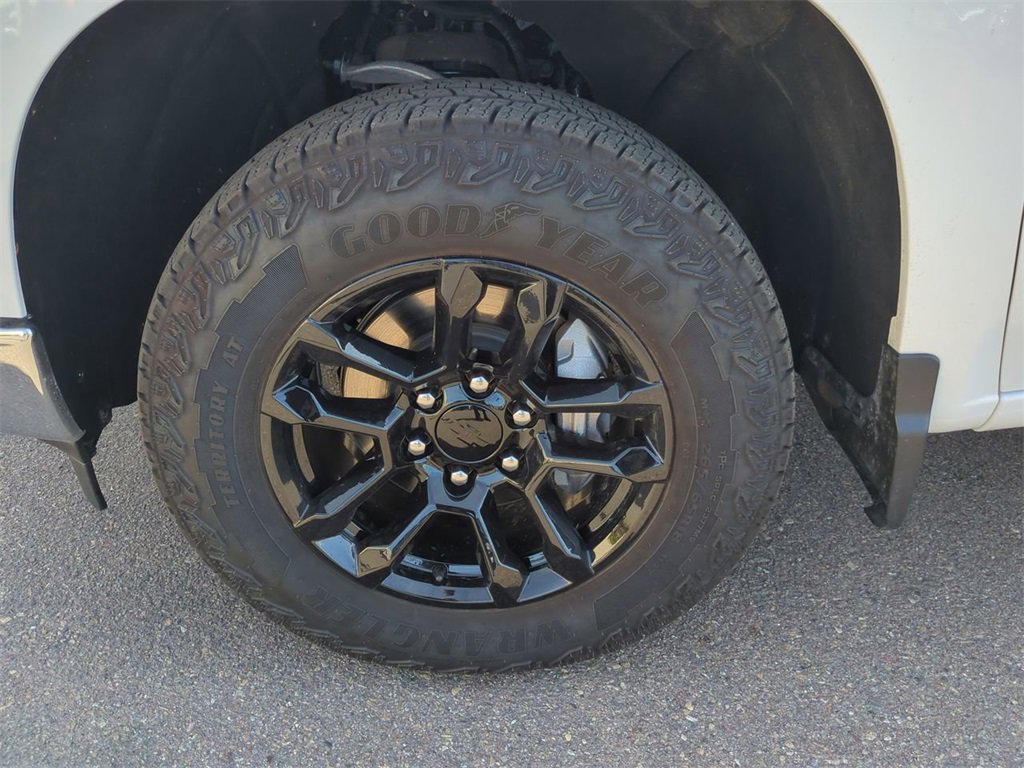 Certified 2025 Chevrolet Silverado 1500 LT w/ Z71 Off-Road Package image 32