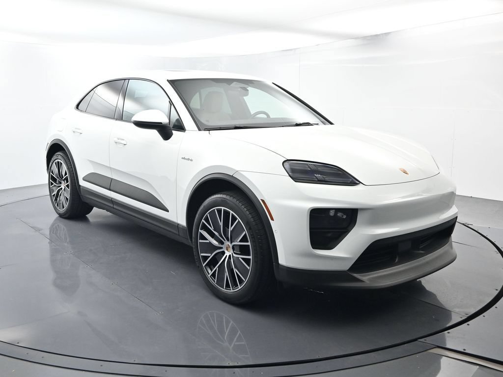 Certified 2025 Porsche Macan Electric RWD image 17