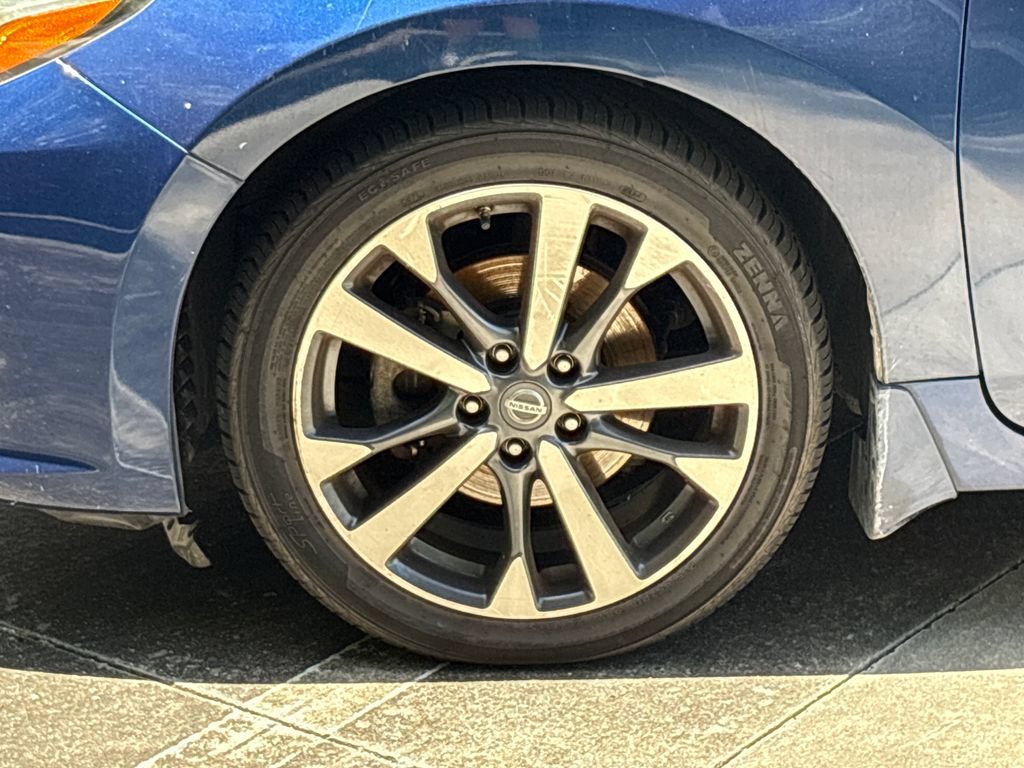 Used 2017 Nissan Altima 2.5 SR FWD image 11