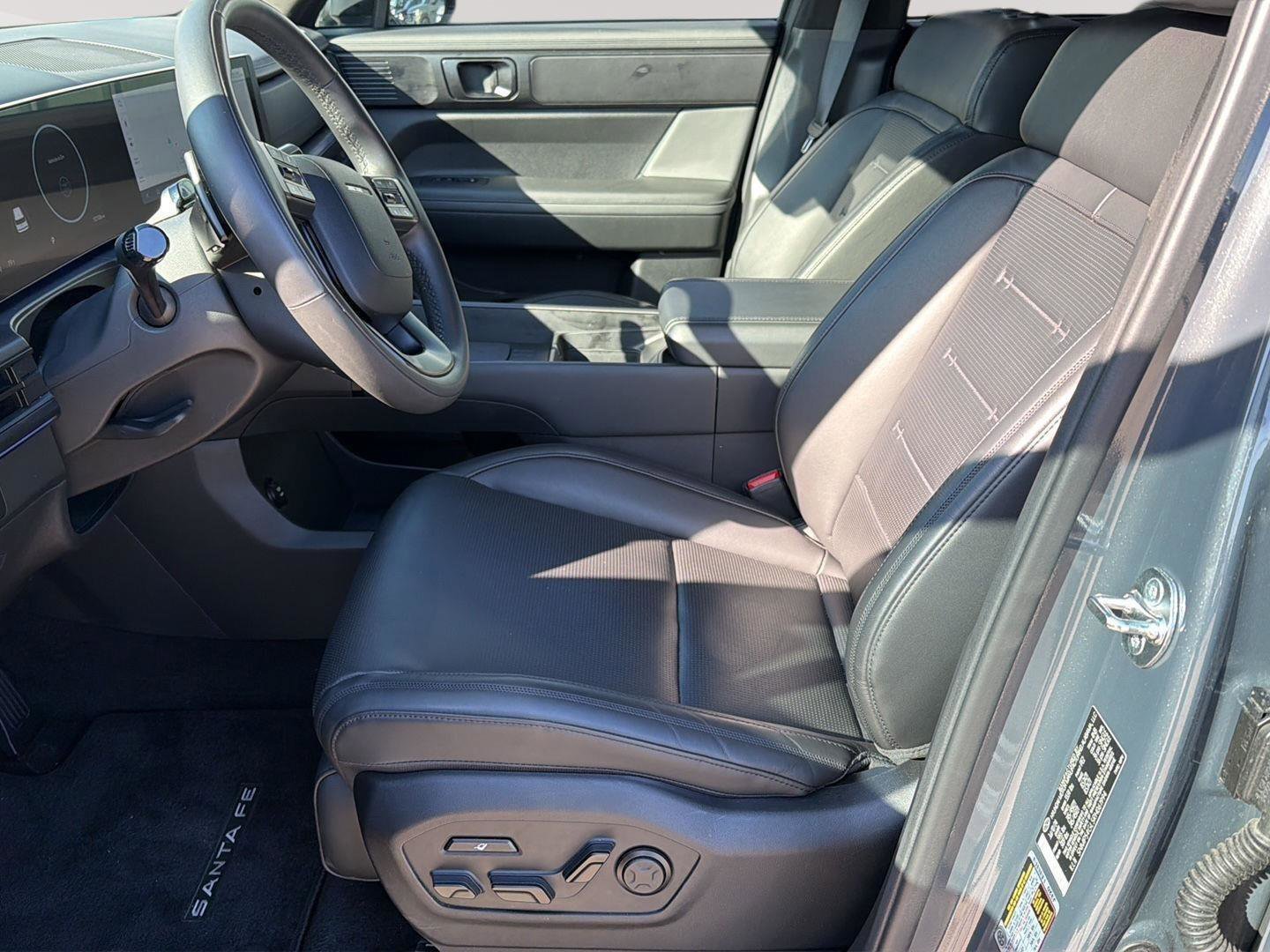 Used 2024 Hyundai Santa Fe Calligraphy image 9