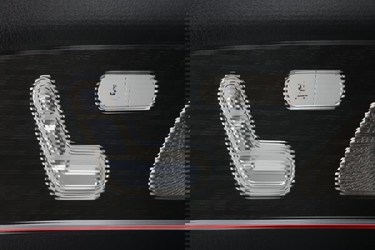 Used 2023 Mercedes-Benz GLS 580 4MATIC image 35