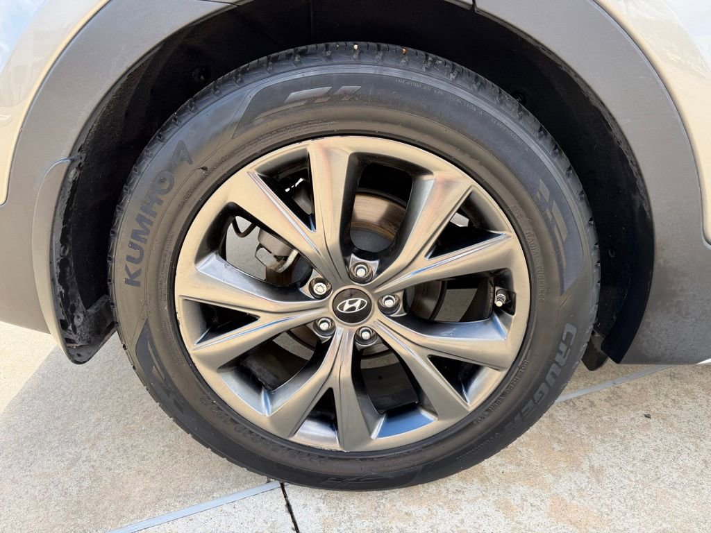 Used 2017 Hyundai Santa Fe Sport image 9