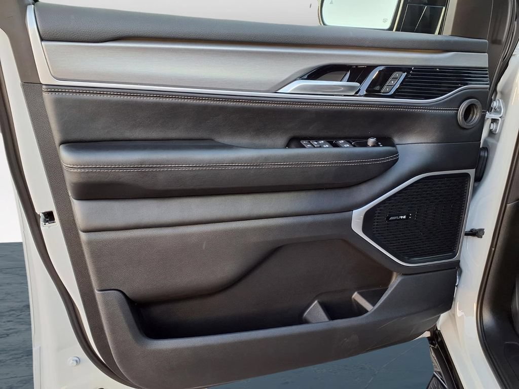 New 2026 Jeep Grand Wagoneer L 4WD image 15