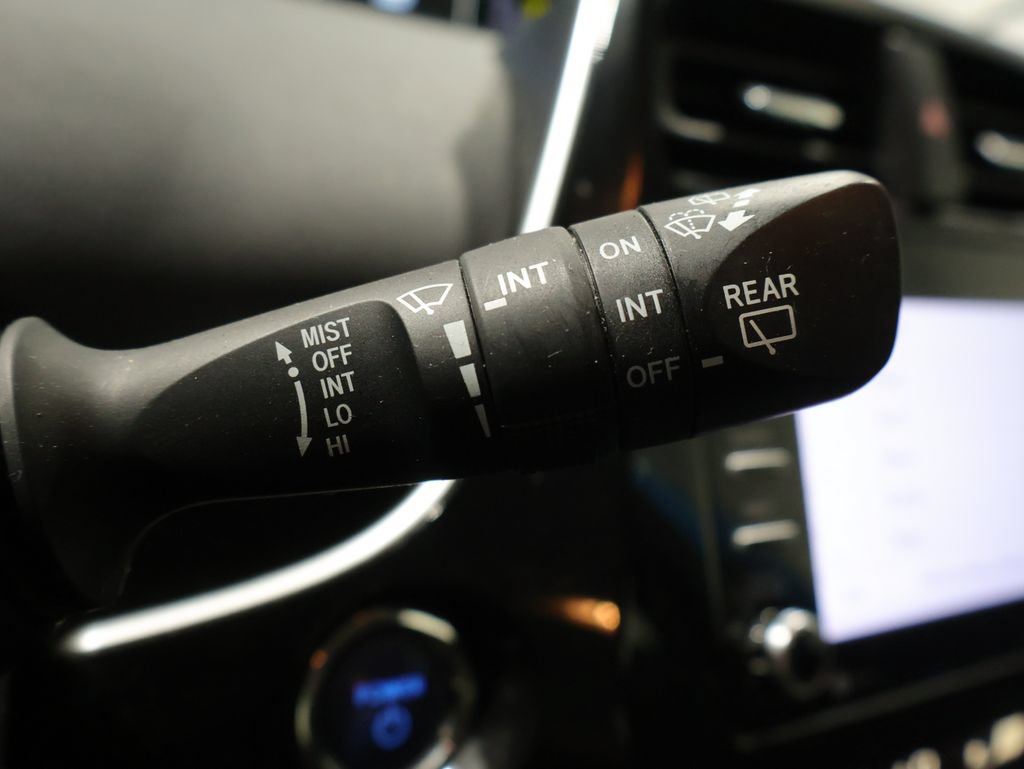 Used 2022 Toyota Prius LE AWD/4WD image 37