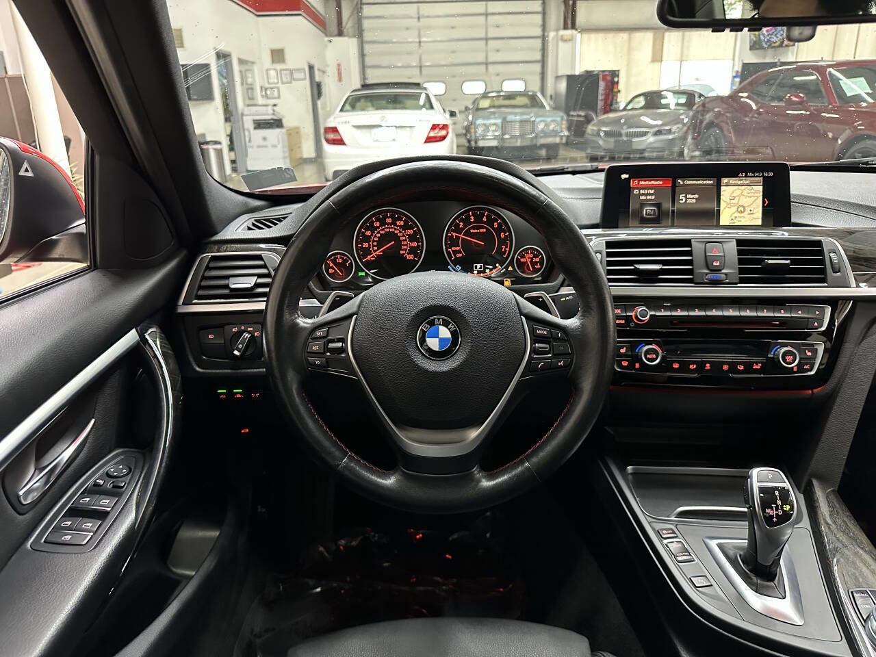 Used 2018 BMW 330i xDrive 330i xDrive AWD 4dr Sedan image 19