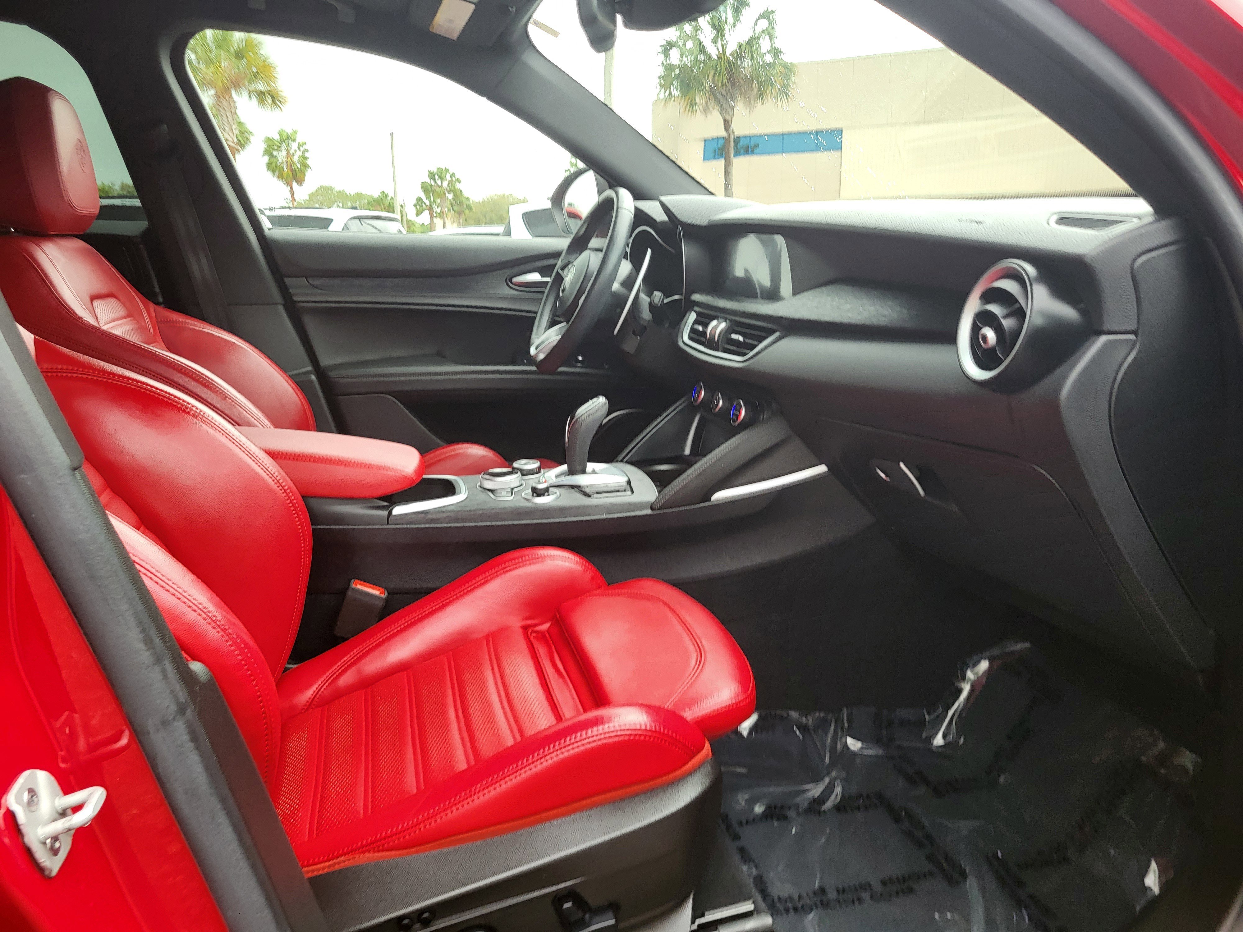 Used 2023 Alfa Romeo Stelvio Sprint image 35