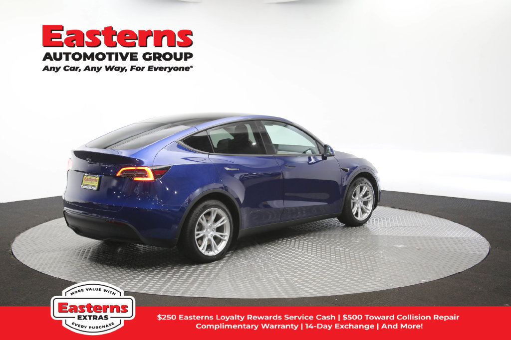 Used 2021 Tesla Model Y Long Range AWD/4WD image 39