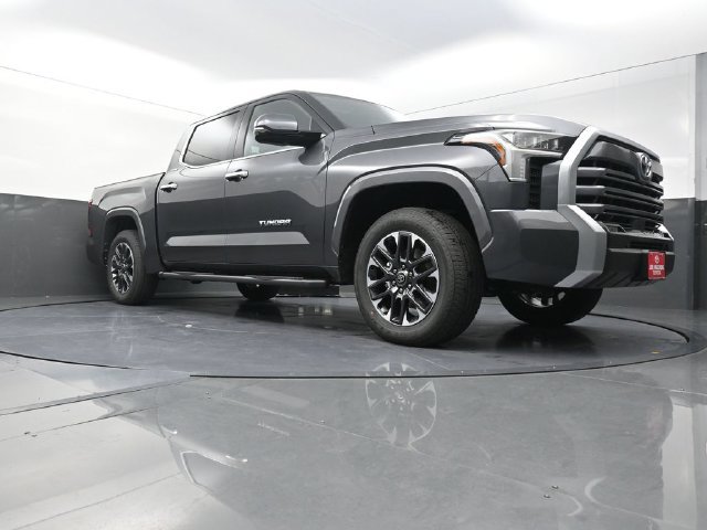 Used 2026 Toyota Tundra Limited AWD/4WD image 31