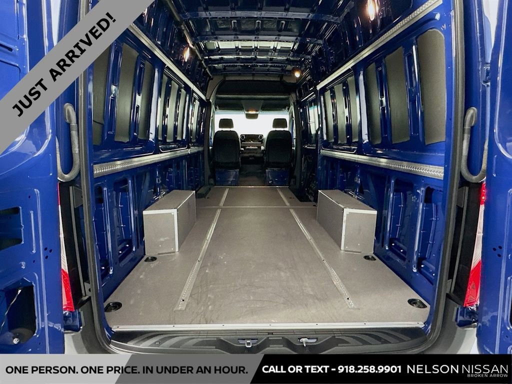 Used 2024 Mercedes-Benz Sprinter 2500 image 22