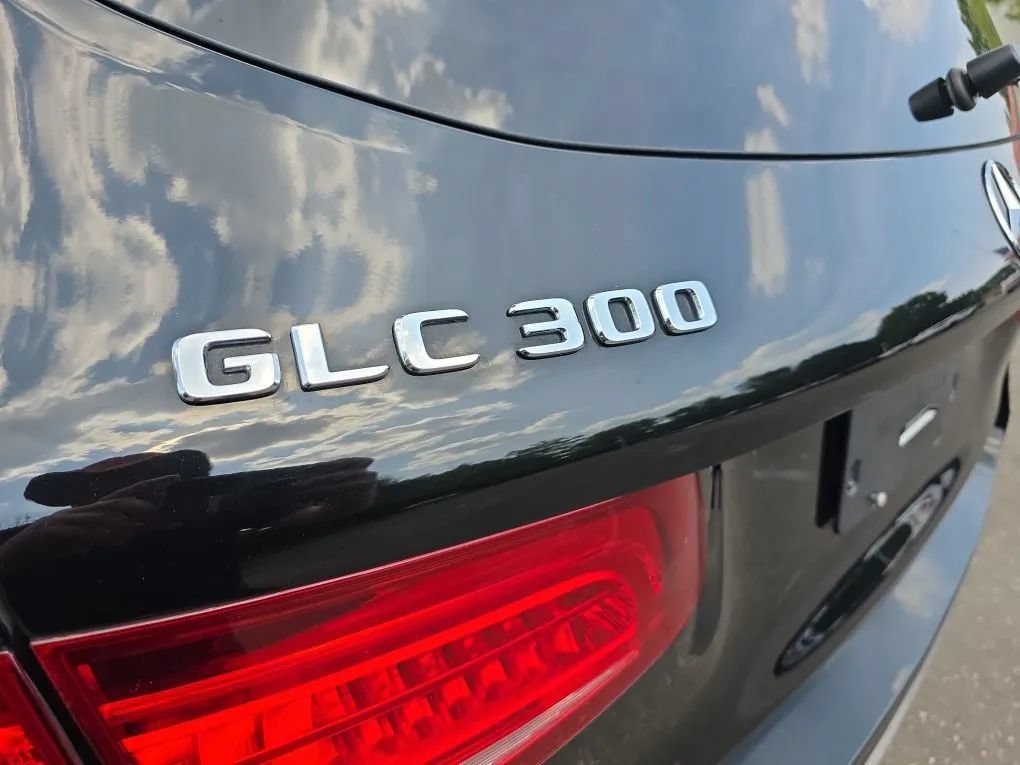 Used 2017 Mercedes-Benz GLC 300 4MATIC image 11