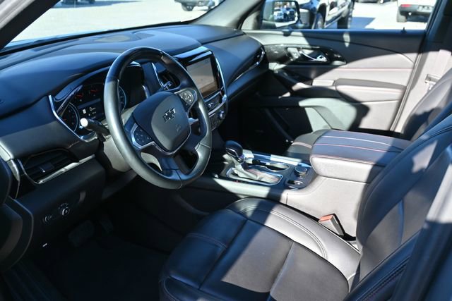 Used 2023 Chevrolet Traverse RS image 9