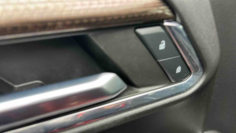 Used 2023 Chevrolet Silverado 1500 LT image 20