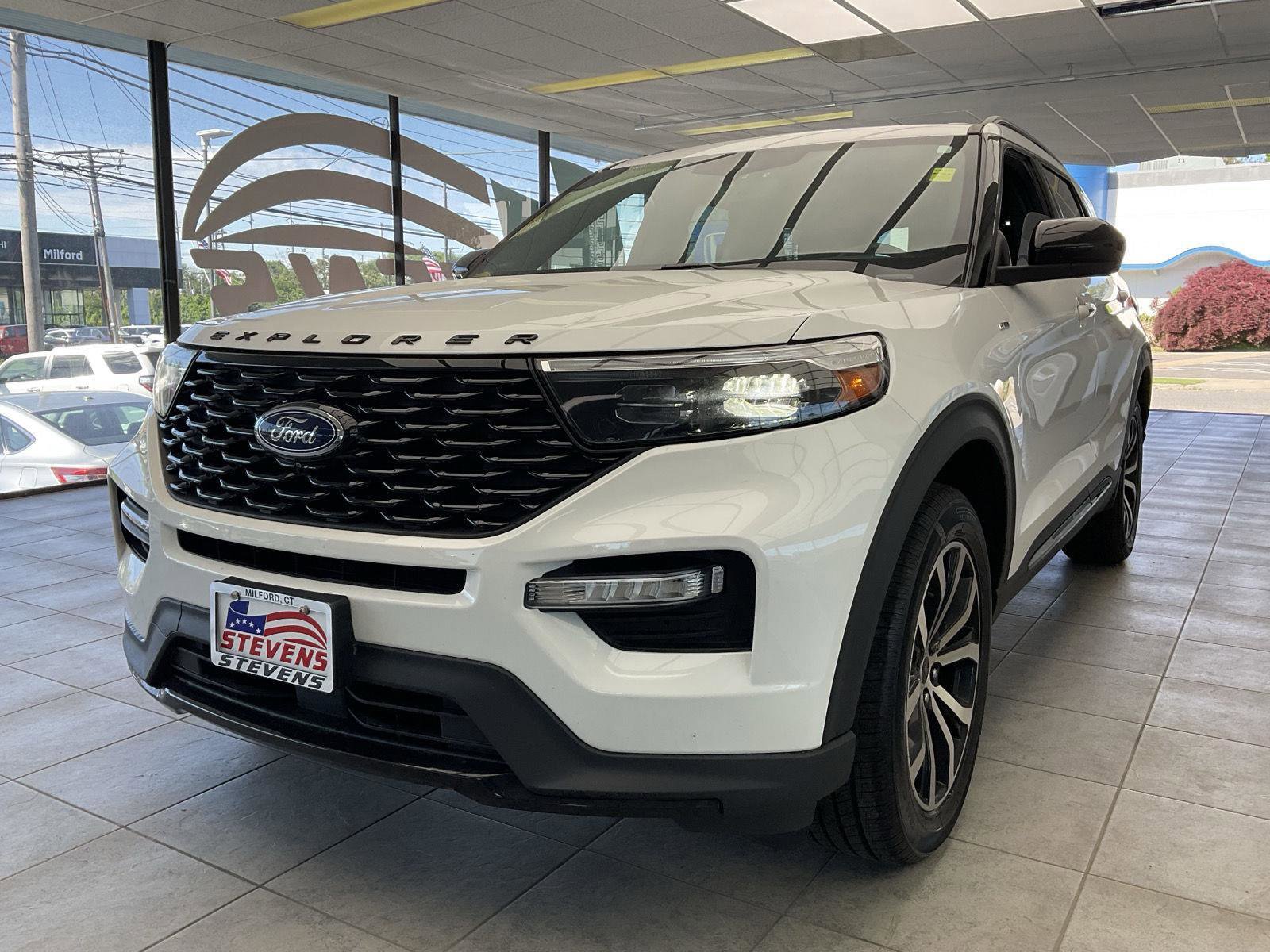 Used 2022 Ford Explorer ST-Line w/ Class IV Trailer Tow Package image 3