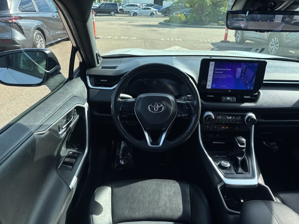 Used 2023 Toyota RAV4 XSE AWD/4WD image 13