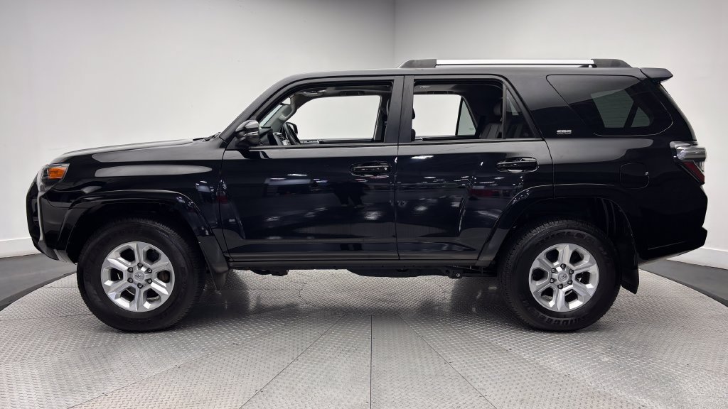 Used 2023 Toyota 4Runner SR5 Premium w/ Moonroof Package AWD/4WD image 4