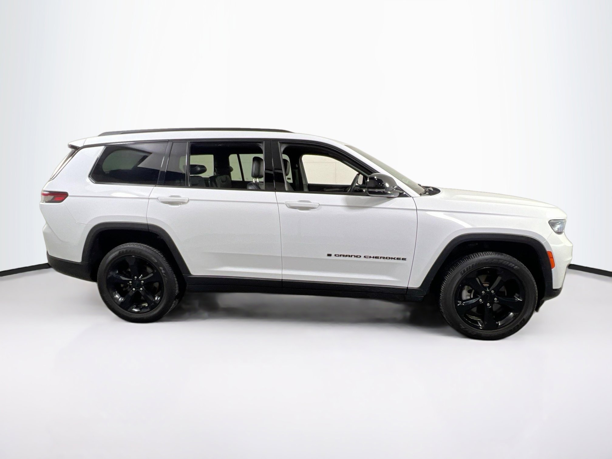 Used 2023 Jeep Grand Cherokee L Laredo AWD/4WD image 4