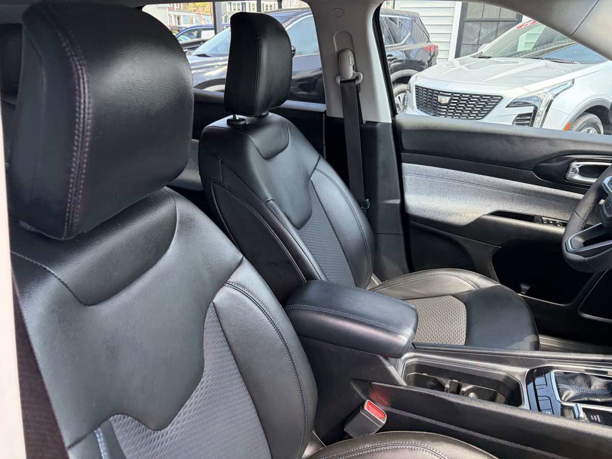 Used 2022 Jeep Compass Latitude image 30