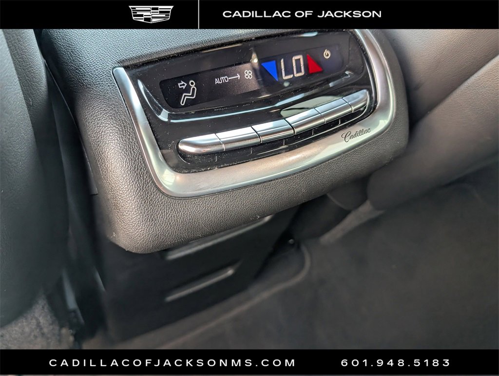 Used 2022 Cadillac XT6 Premium Luxury image 26