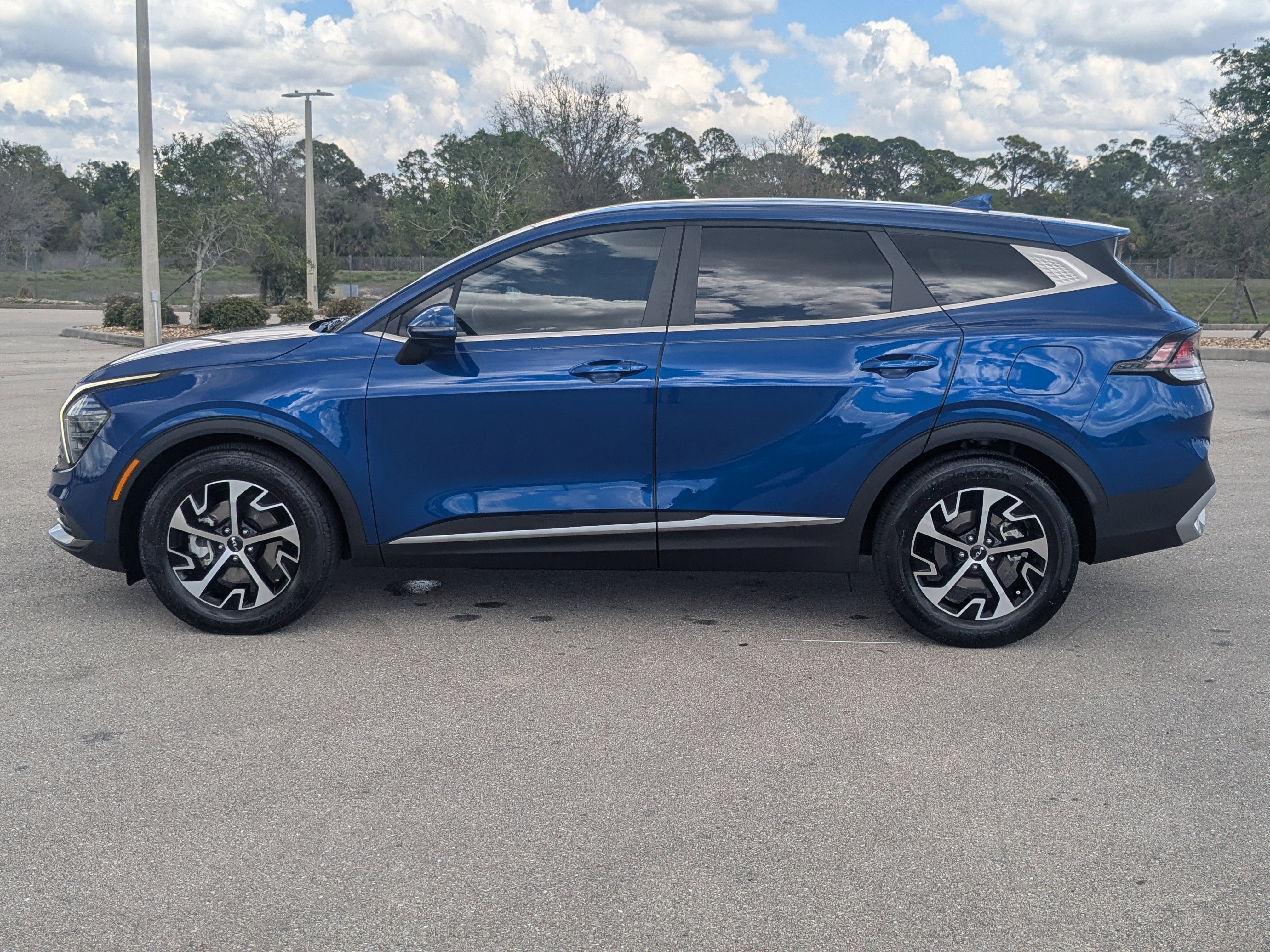 Certified 2024 Kia Sportage EX image 8