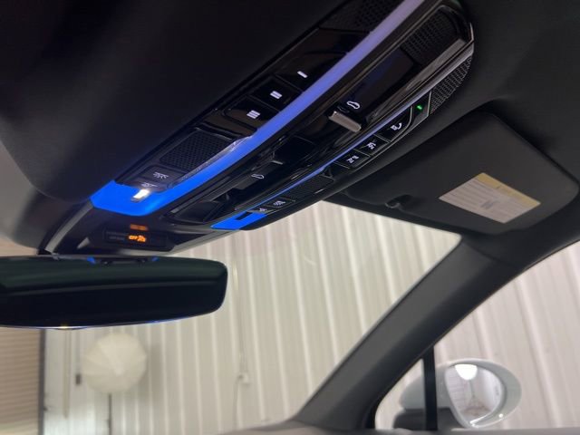 Used 2023 Porsche Cayenne Platinum Edition image 37