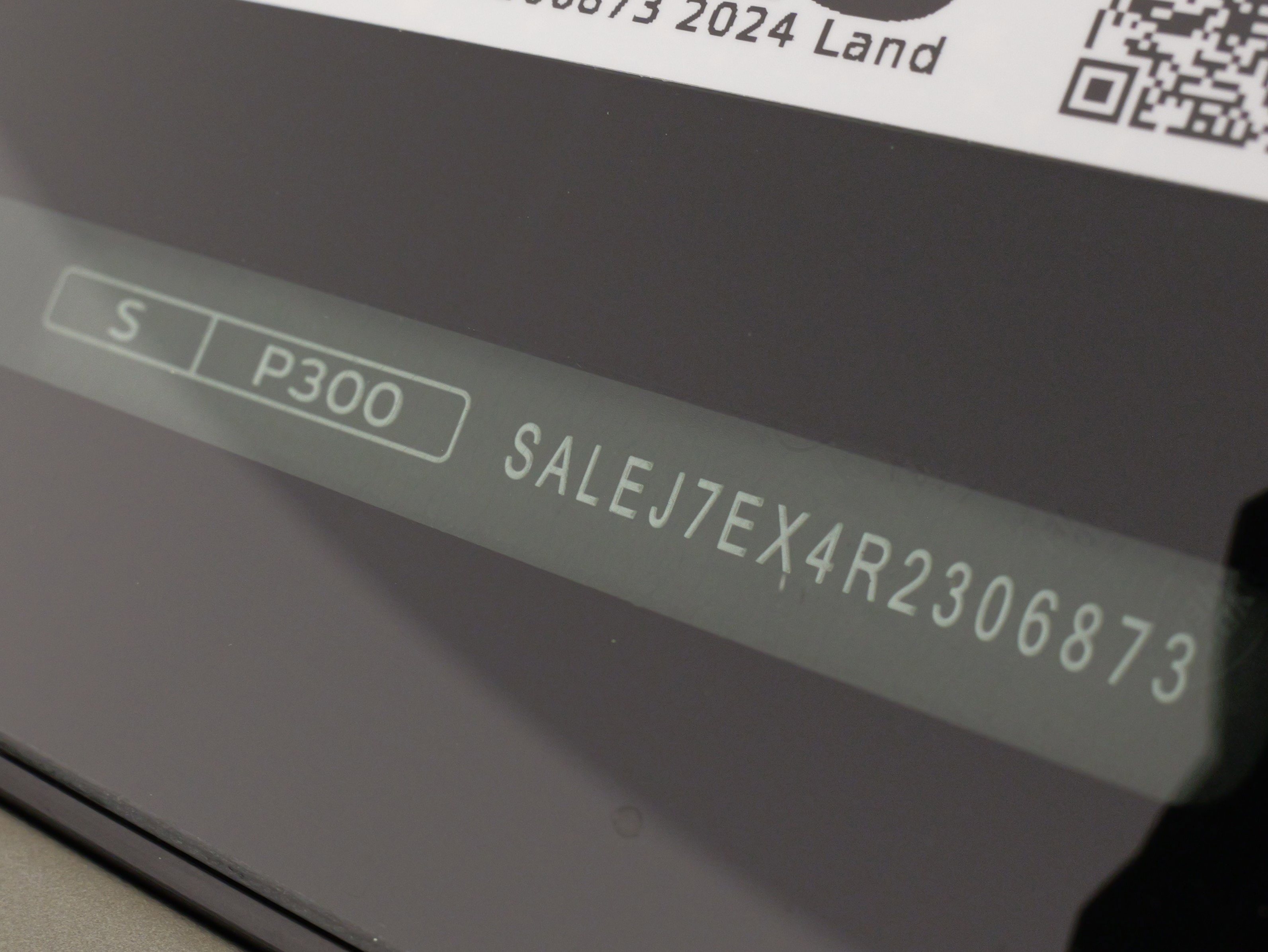 Used 2024 Land Rover Defender 110 S image 65