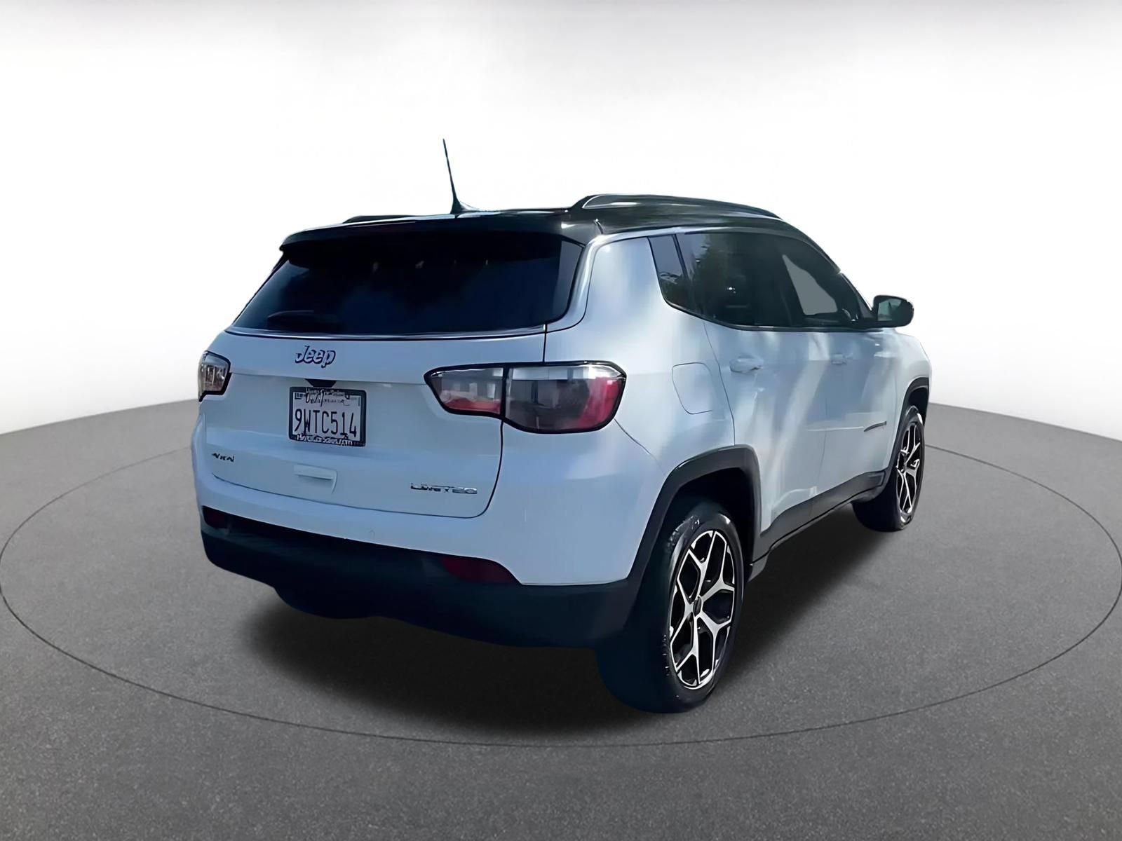 Used 2025 Jeep Compass Limited AWD/4WD image 14